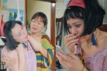 Treo cổ tự tử vì bị sỉ nhục trên mạng xã hội -  rùng rợn từ phim đến đời