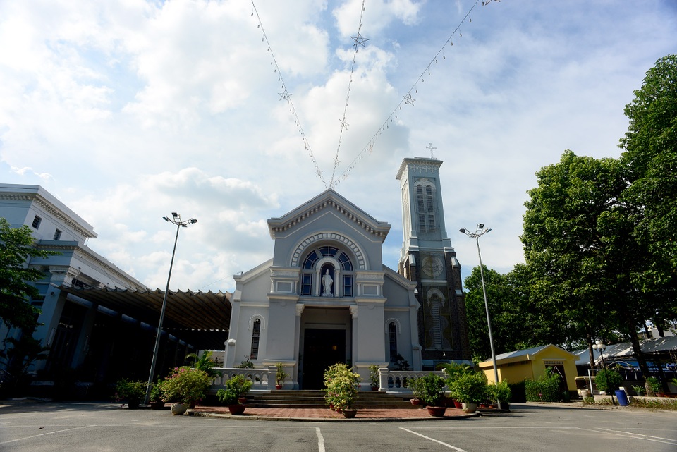 Nhà thờ cổ.jpg Nhà thờ cổ.jpg