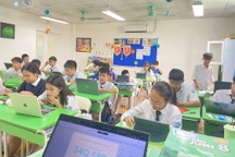 Bắt trẻ ra ngoài đứng vì không học môn liên kết: Phản cảm, phản giáo dục!