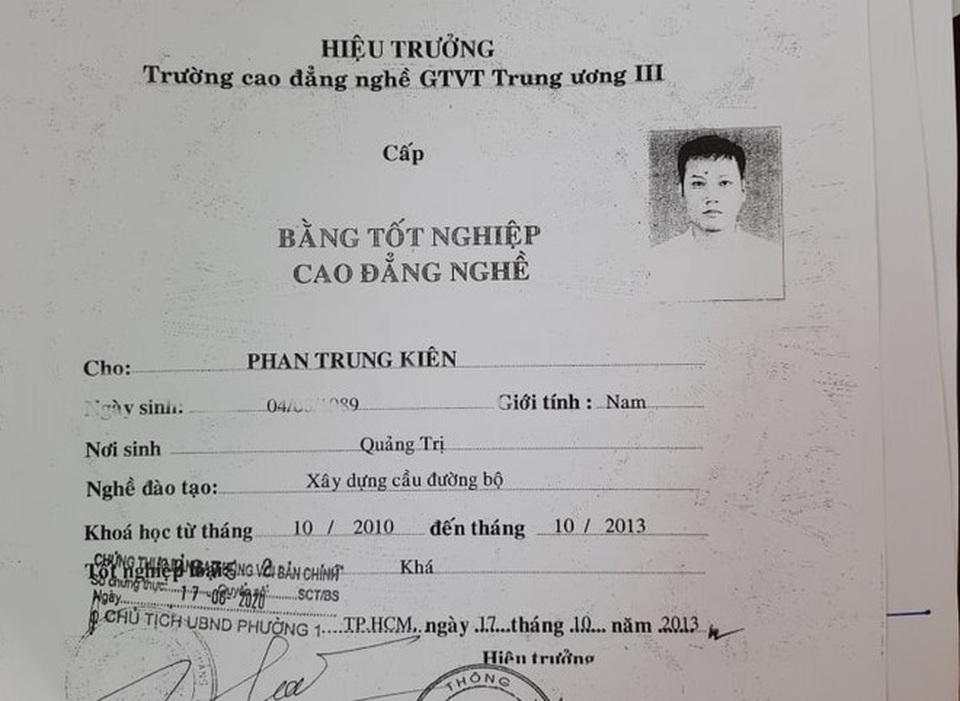 Hai giáo viên dạy thực hành lái xe hạng B2 bị phát hiện dùng bằng giả - 2 Hai giáo viên dạy thực hành lái xe hạng B2 bị phát hiện dùng bằng giả - 2