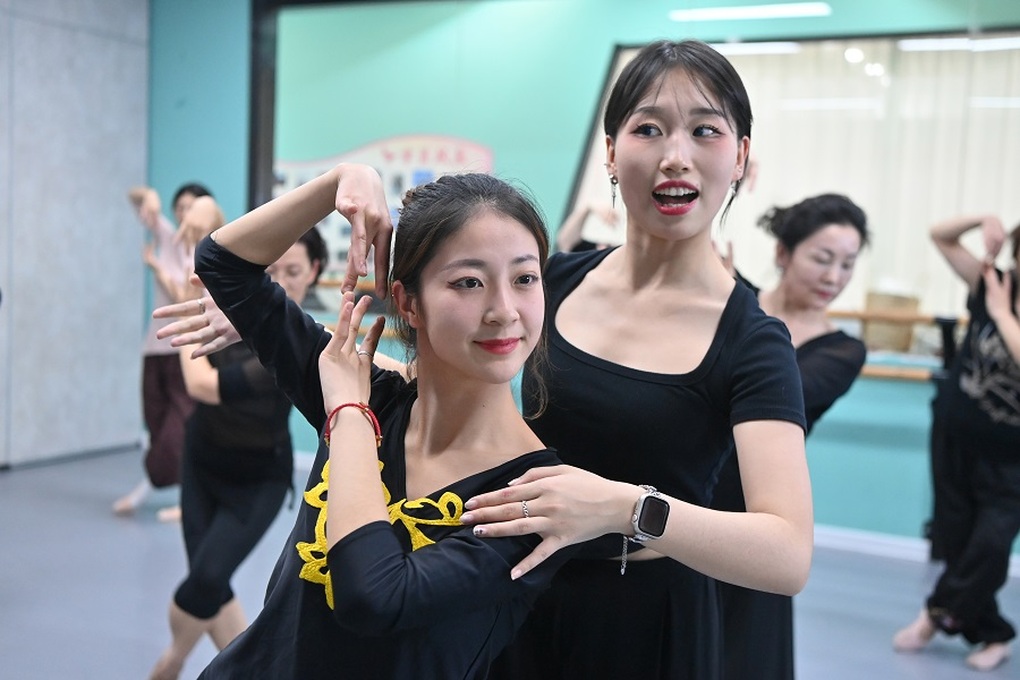 Nơi ẩn náu, giúp trốn tránh áp lực về đêm của giới trẻ Trung Quốc - 1 Nơi ẩn náu, giúp trốn tránh áp lực về đêm của giới trẻ Trung Quốc - 1