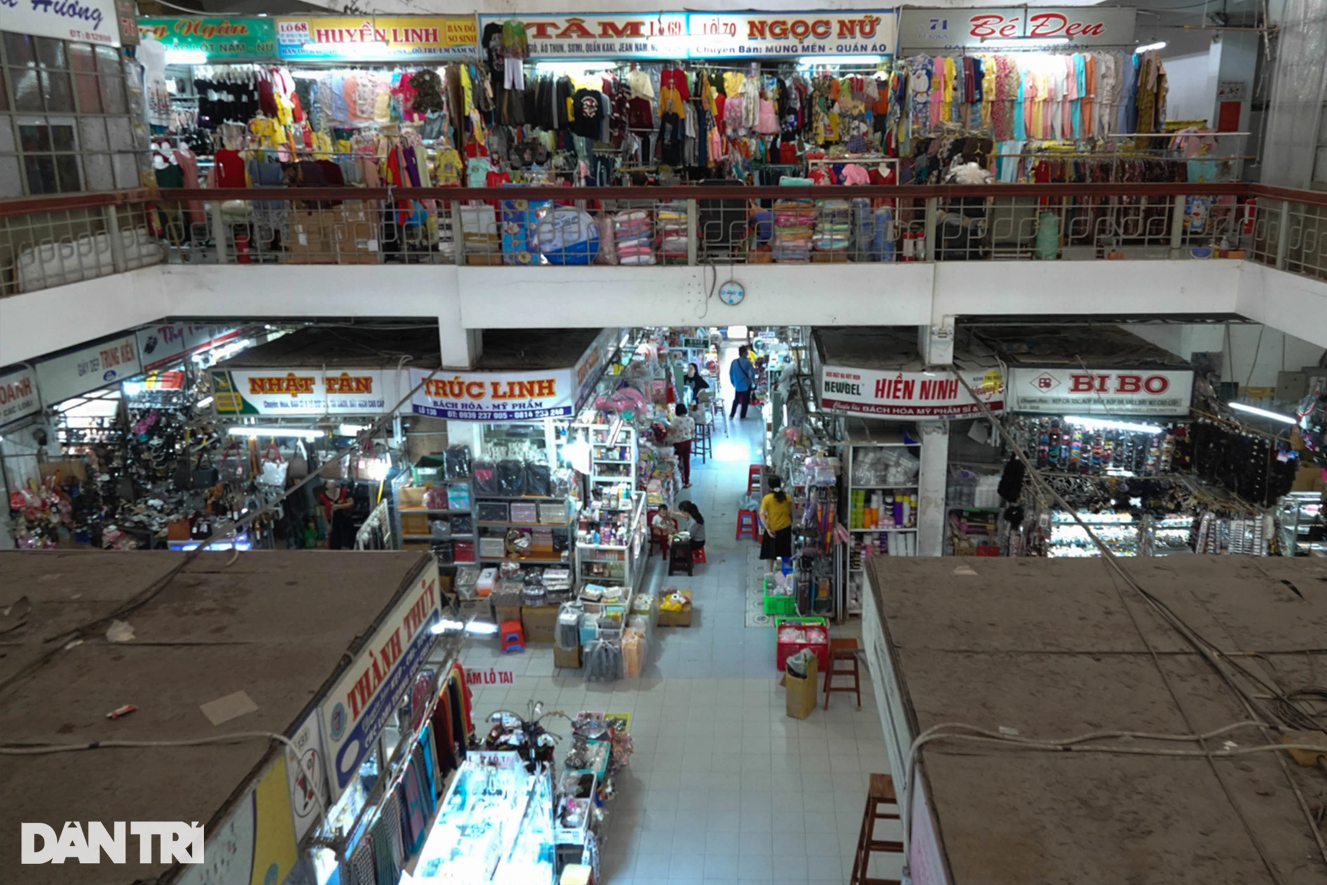 Tiểu thương Cần Thơ đau đầu vì 5 ngày chưa bán nổi chiếc áo - 2 Tiểu thương Cần Thơ đau đầu vì 5 ngày chưa bán nổi chiếc áo - 2