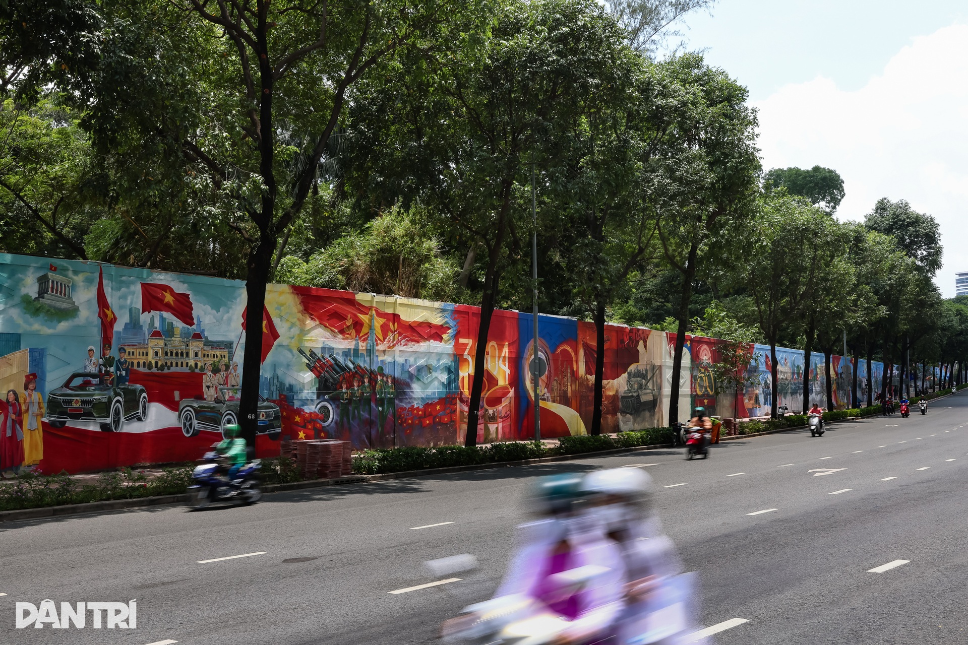 Chiêm ngưỡng bức tranh bích hoạ dài 300m trên đường phố TPHCM - 13 Chiêm ngưỡng bức tranh bích hoạ dài 300m trên đường phố TPHCM - 13
