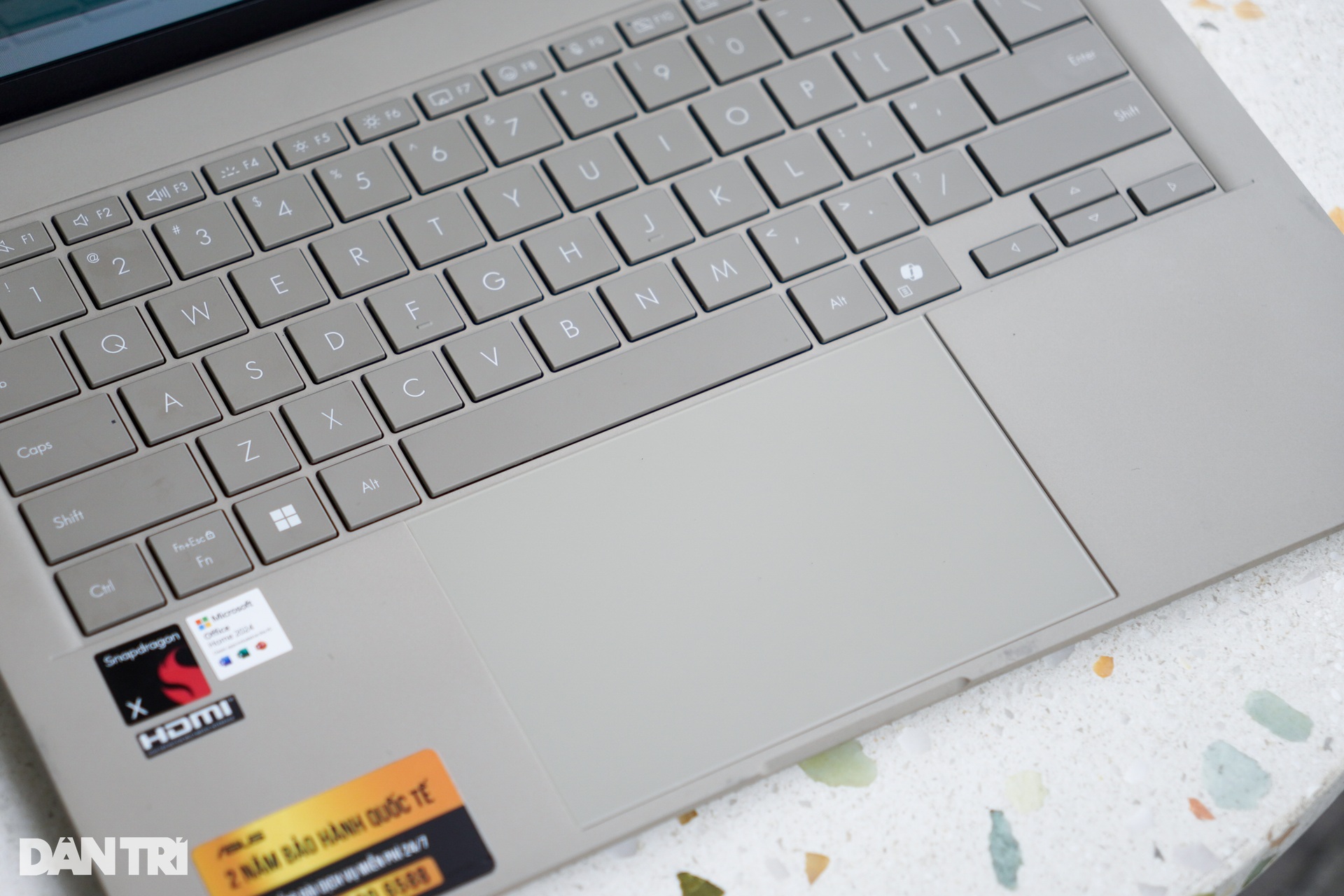 Đánh giá Asus Zenbook A14: Laptop AI chạy chip Snapdragon X sẽ dành cho ai? - 8