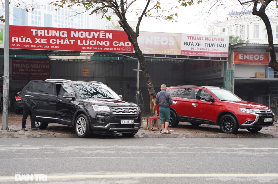 Dịch vụ rửa xe ở Hà Nội hốt bạc dịp Tết Nguyên đán, giá tăng cao gấp 4 lần - 7 Dịch vụ rửa xe ở Hà Nội hốt bạc dịp Tết Nguyên đán, giá tăng cao gấp 4 lần - 7
