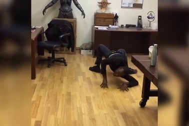 Những bước di chuyển có thật ngoài đời của "ma phim kinh dị"