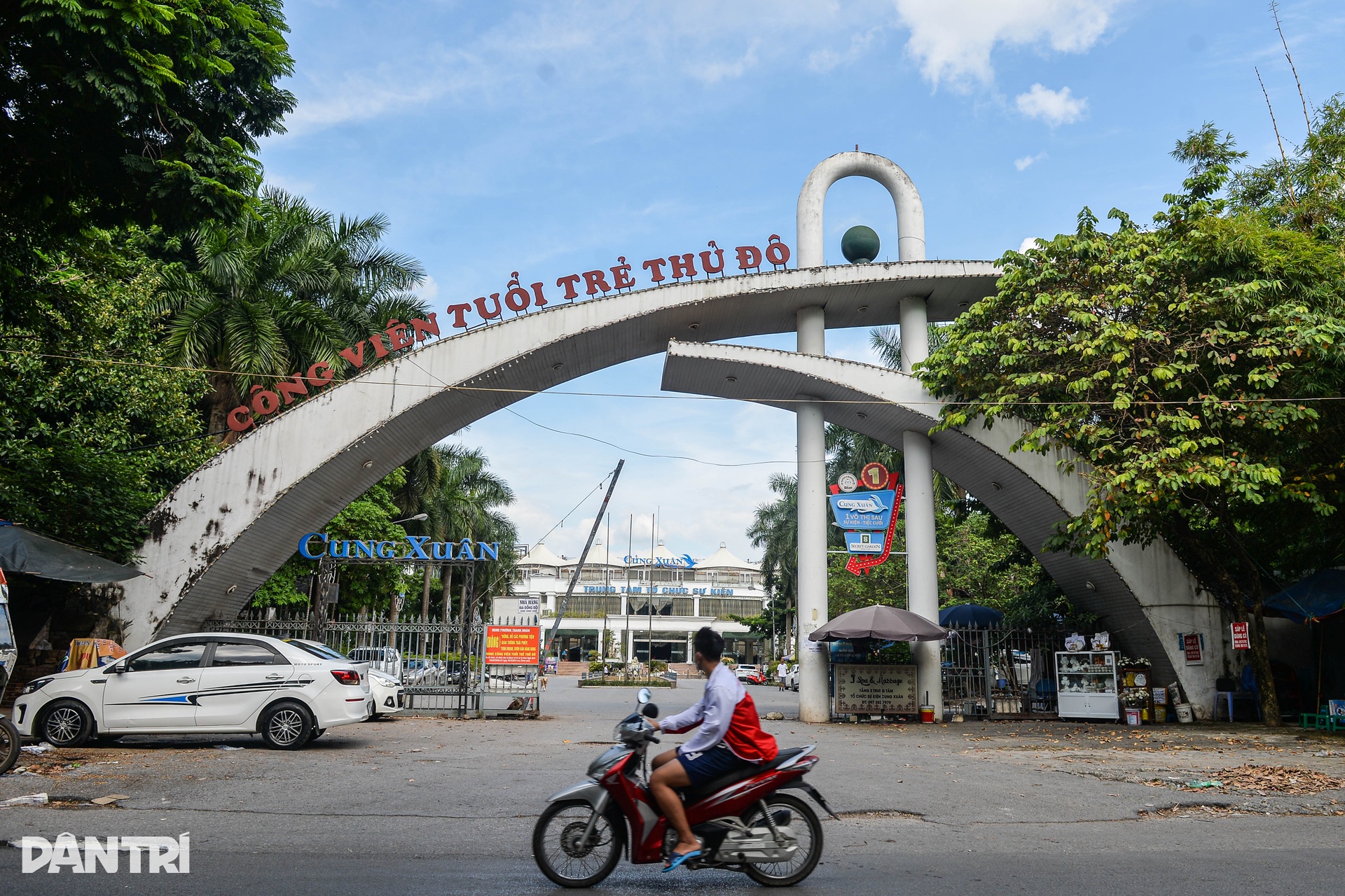Hiện trạng Công viên Tuổi trẻ sau hơn 3 tháng tháo dỡ công trình vi phạm - 2 Hiện trạng Công viên Tuổi trẻ sau hơn 3 tháng tháo dỡ công trình vi phạm - 2