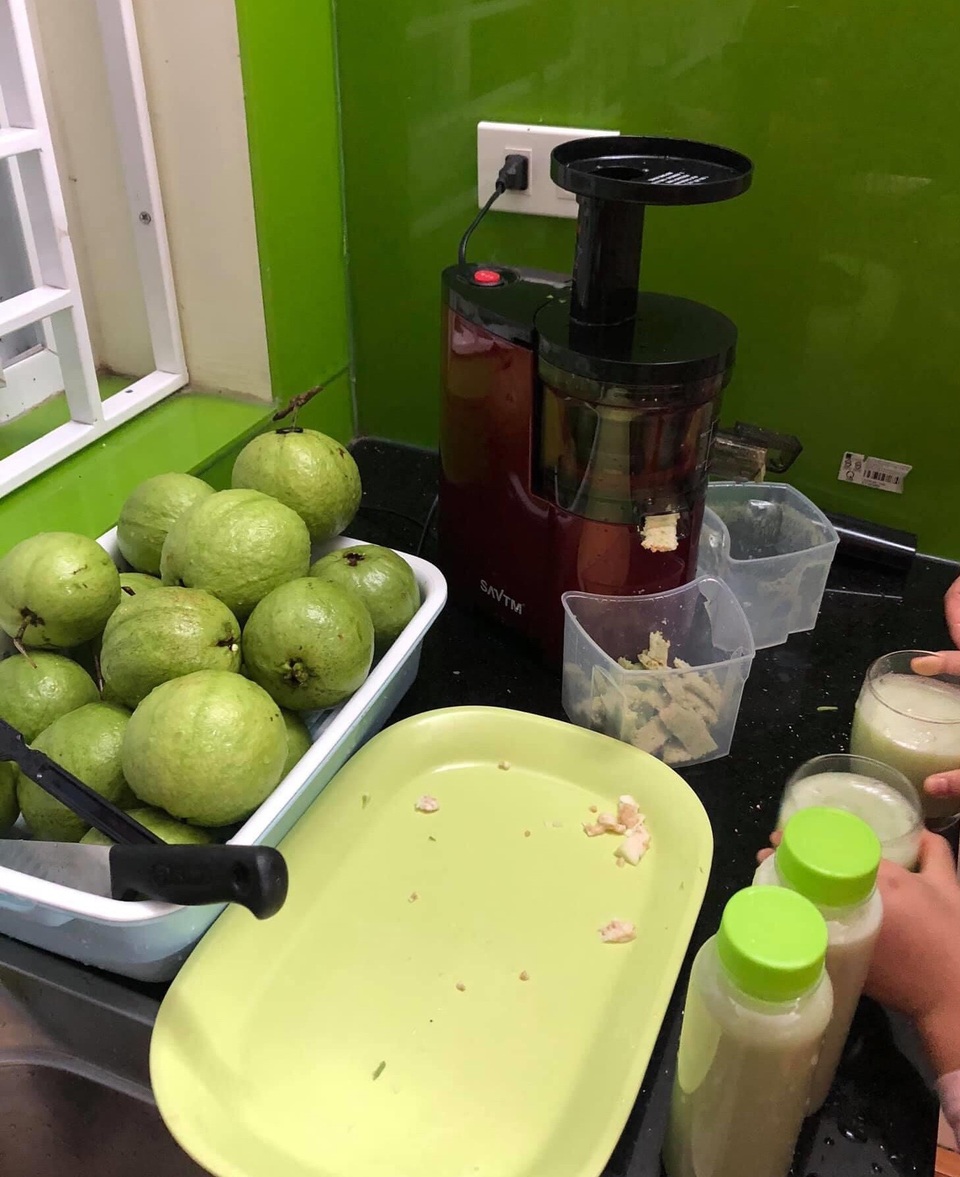 Nước ép hoa quả giá rẻ tràn chợ, mua cả lít vừa uống vừa lo - 3 Nước ép hoa quả giá rẻ tràn chợ, mua cả lít vừa uống vừa lo - 3