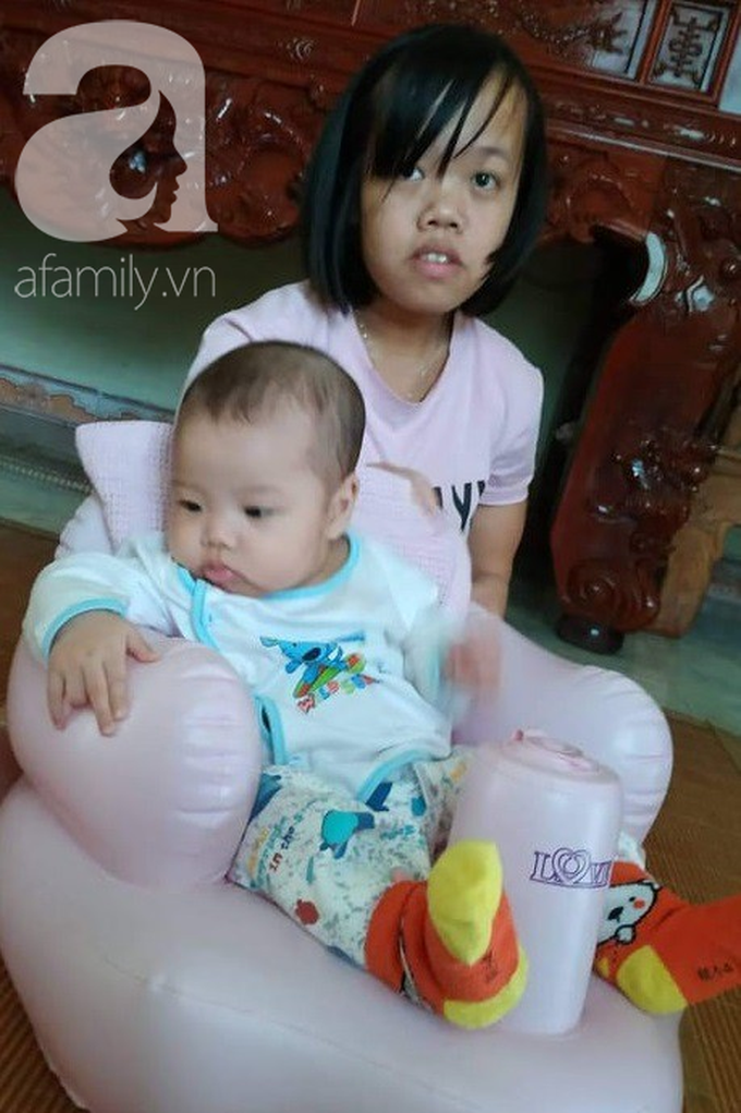 Xót cảnh bố mẹ trẻ tật nguyền đi làm thuê, gom góp tiền níu giữ mạng sống từng ngày cho con gái 9 tháng tuổi - Ảnh 8. Xót cảnh bố mẹ trẻ tật nguyền đi làm thuê, gom góp tiền níu giữ mạng sống từng ngày cho con gái 9 tháng tuổi - Ảnh 8.