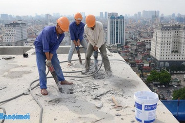 Thay nhà thầu phá dỡ công trình sai phép tại 8B Lê Trực