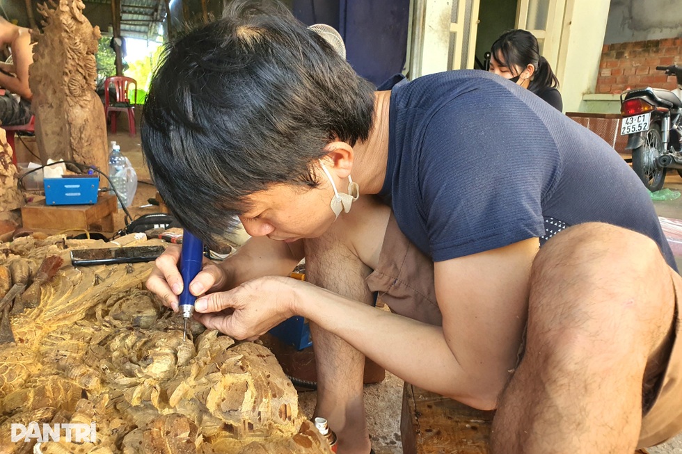 Người phụ nữ được gọi là đóa hoa làng quyết theo nghề đàn ông - 3 Người phụ nữ được gọi là đóa hoa làng quyết theo nghề đàn ông - 3