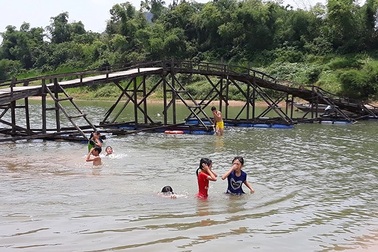 Vì sao trẻ em nông thôn có tỷ lệ đuối nước cao gấp 4 trẻ em thành thị?