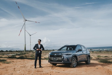 Toyota Corolla Cross 1.8 HV: Mẫu ô tô đưa xe hybrid tới gần hơn với người Việt