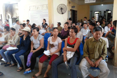 Bệnh nhân dính xét nghiệm “nhân bản” đổ xô đi khám lại