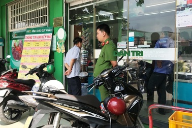 Cửa hàng trưởng Coop Food bị đâm nguy kịch ở Sài Gòn