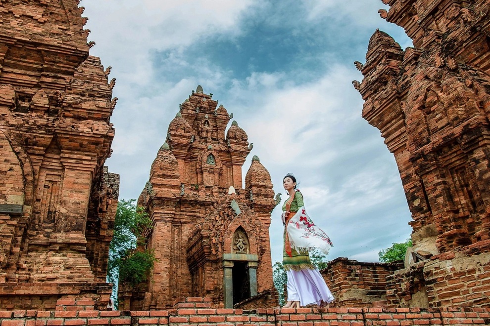 Ninh Thuận ưu tiên chính sách đào tạo lao động ngành du lịch, y tế - 1 Ninh Thuận ưu tiên chính sách đào tạo lao động ngành du lịch, y tế - 1