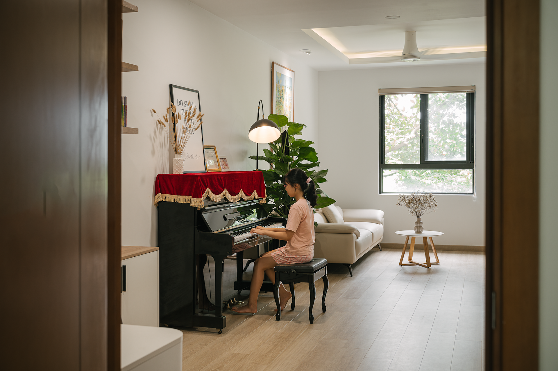 Nhà 92m2 ở Hà Nội lột xác sau cải tạo, không gian bừng sáng, rộng hơn - 8