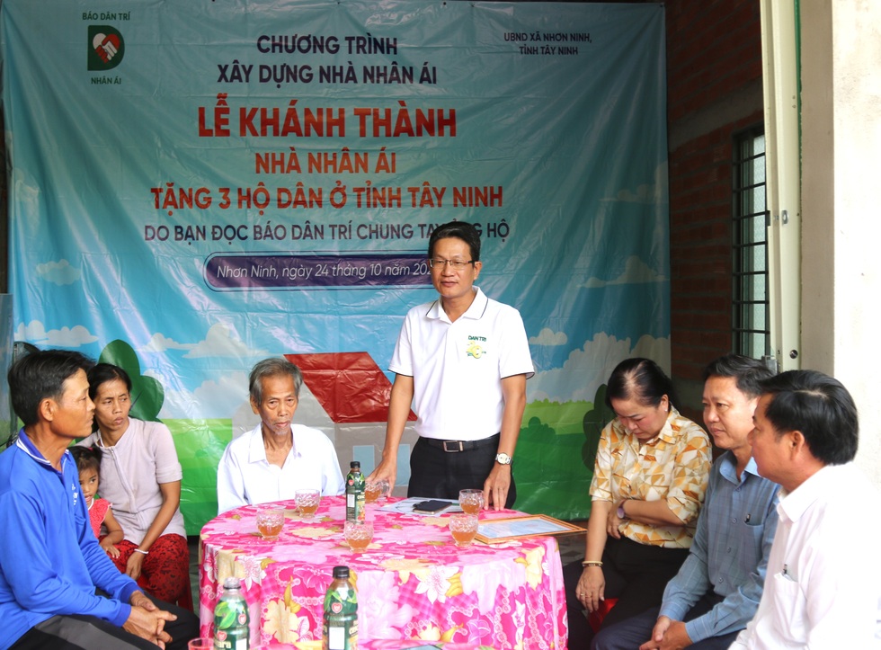 Tặng nhà Nhân ái, trao niềm hy vọng và nguồn động viên tới hộ nghèo - 4 Tặng nhà Nhân ái, trao niềm hy vọng và nguồn động viên tới hộ nghèo - 4