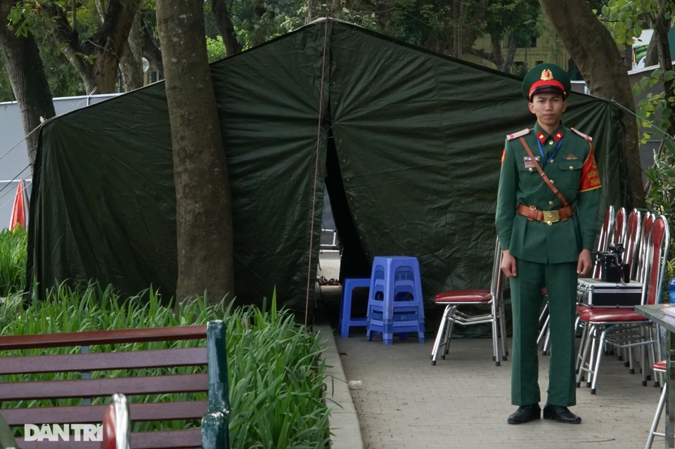 Cận cảnh trận địa pháo hoa hồ Gươm chuẩn bị khai hỏa đón Tết 2021 - 6 Cận cảnh trận địa pháo hoa hồ Gươm chuẩn bị khai hỏa đón Tết 2021 - 6