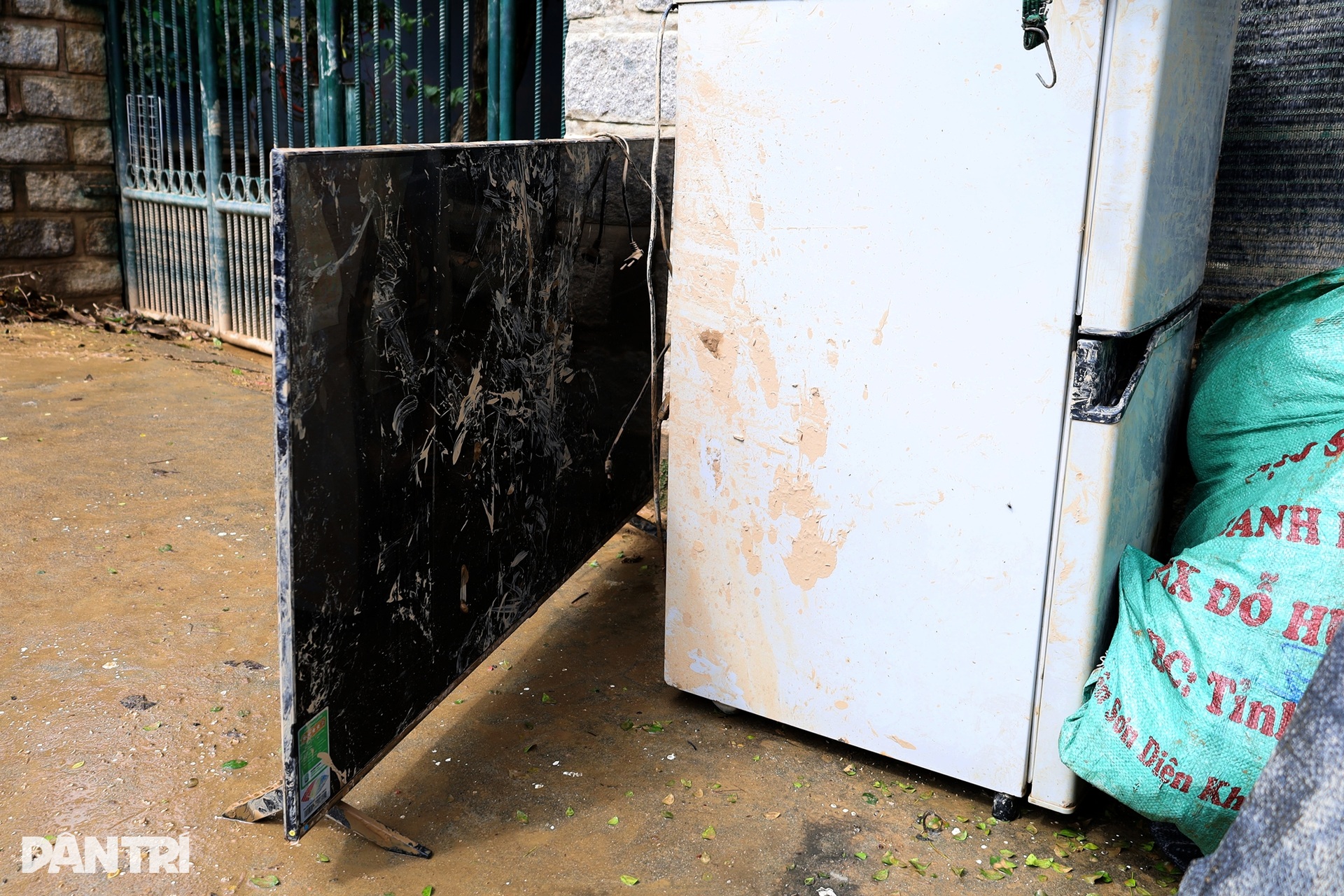 Nha Trang sau khi lũ rút - 10