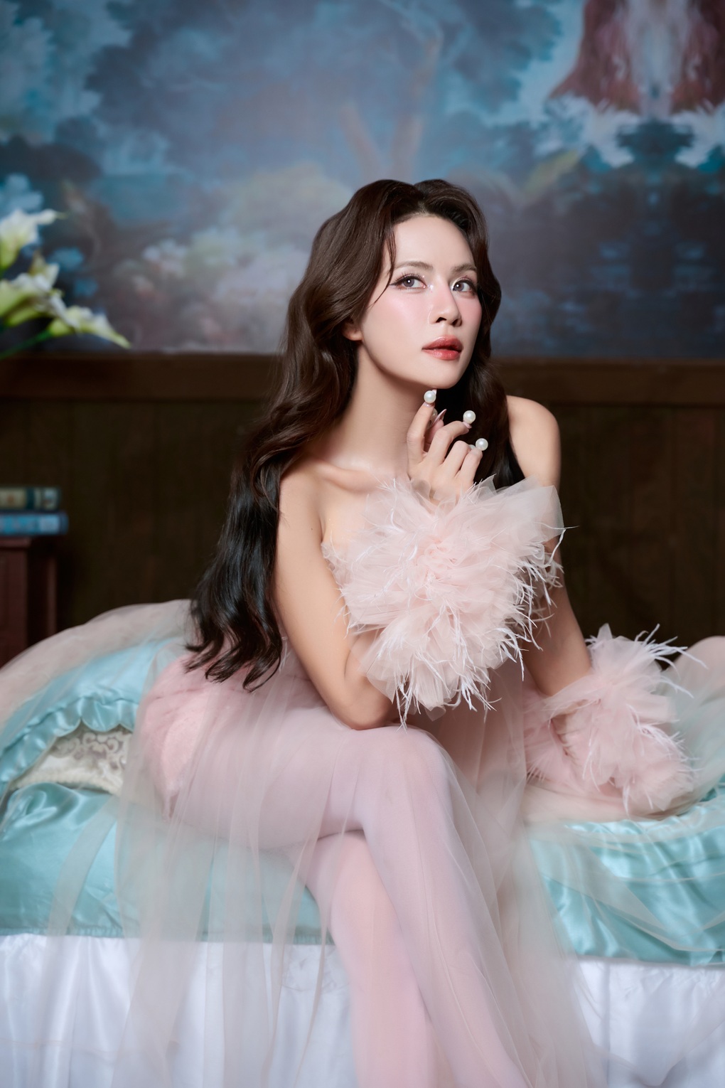 হা নি তার ১০ বছরের ক্যারিয়ারের কথা তুলে ধরেছেন, ব্যাখ্যা করেছেন কেন তিনি তার প্রাক্তন প্রেমিক সম্পর্কে গান গাওয়া বন্ধ করেছিলেন - পর্ব ১ Hà Nhi nhìn lại 10 năm sự nghiệp, lý do không tiếp tục hát về người yêu cũ - 1