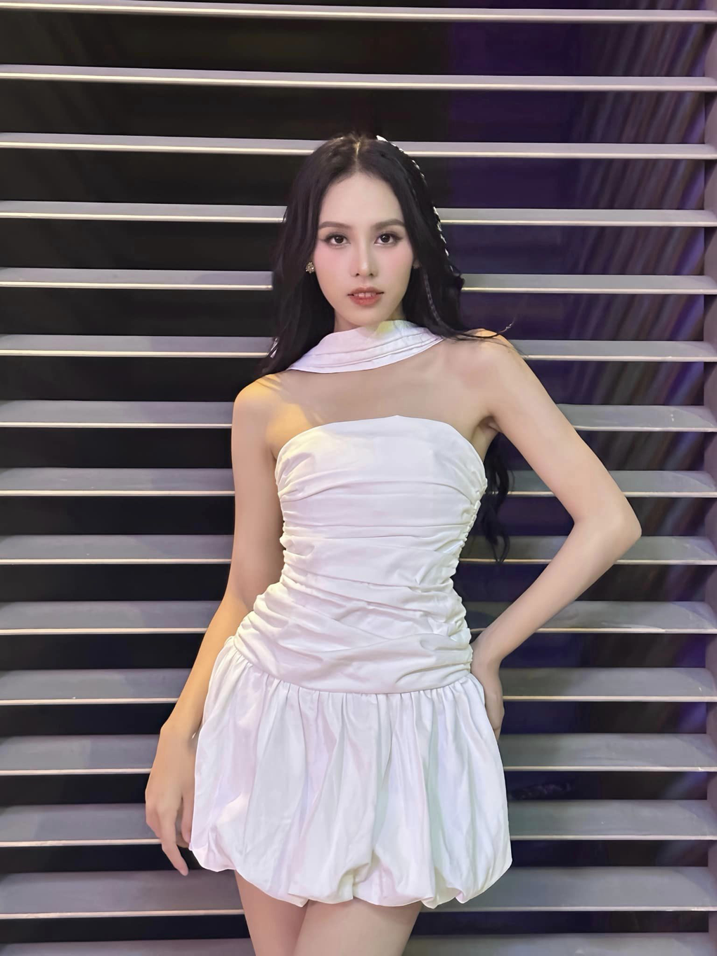 Á hậu Ngọc Hằng ngày càng gợi cảm và có thành tích học tập đáng nể - 3 Á hậu Ngọc Hằng ngày càng gợi cảm và có thành tích học tập đáng nể - 3