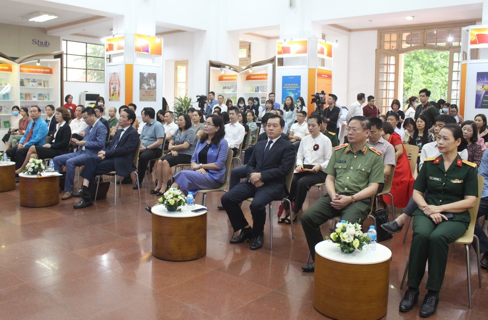 Khai mạc Hội sách trực tuyến Quốc gia lần 2: Sách cho mọi nhà - 1 Khai mạc Hội sách trực tuyến Quốc gia lần 2: Sách cho mọi nhà - 1
