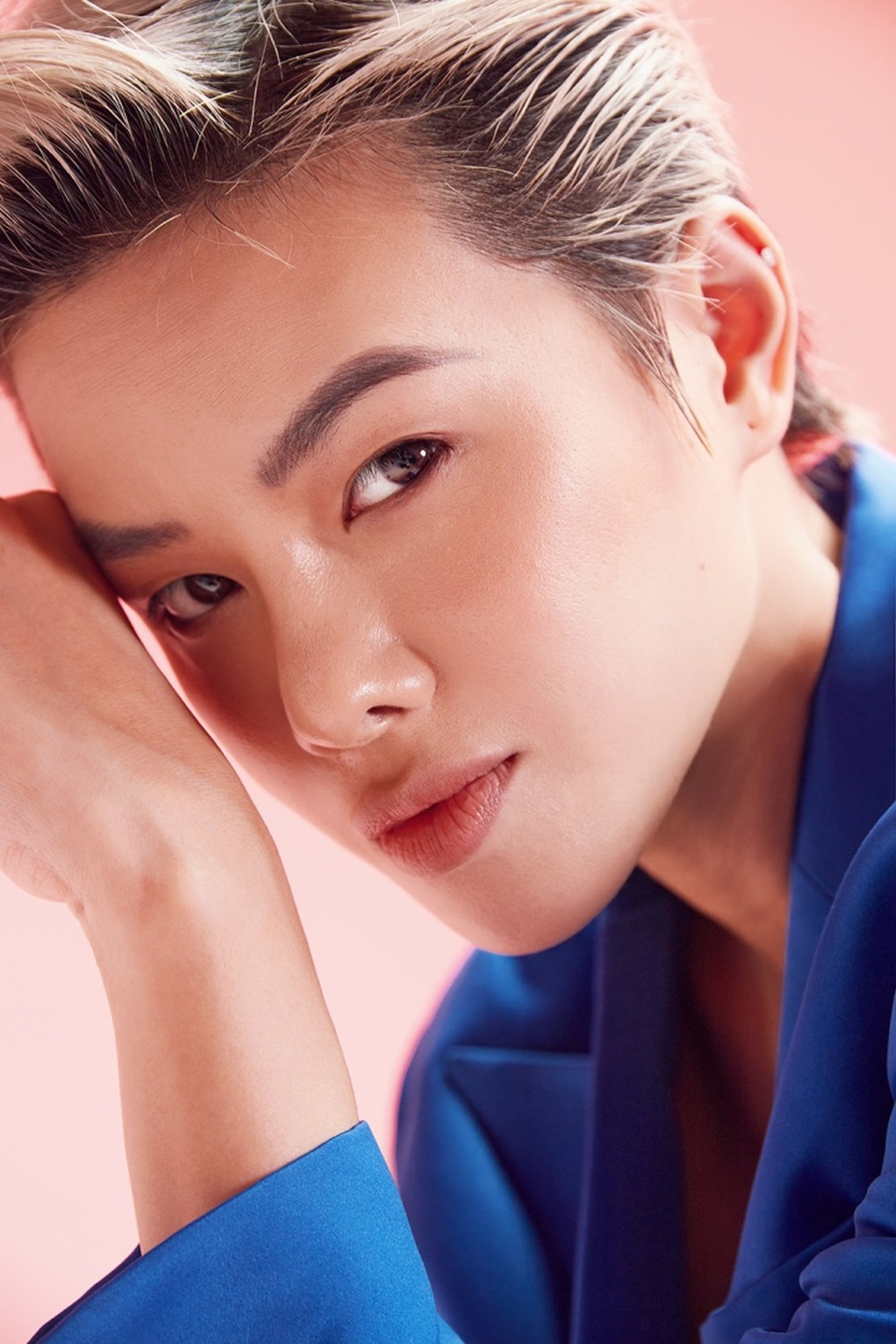 Lộ diện 4 nghệ sĩ thi Đạp gió bản Việt, Thu Phương nói gì về đối thủ? - 4 Lộ diện 4 nghệ sĩ thi Đạp gió bản Việt, Thu Phương nói gì về đối thủ? - 4