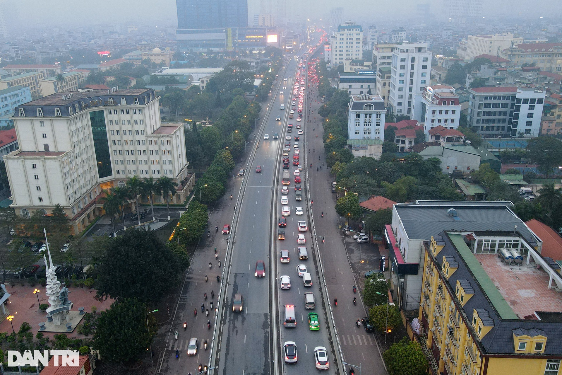 Đường vành đai 2 trên cao ùn tắc dài gần 3km từ Ngã Tư Vọng về Ngã Tư Sở - 1 Đường vành đai 2 trên cao ùn tắc dài gần 3km từ Ngã Tư Vọng về Ngã Tư Sở - 1
