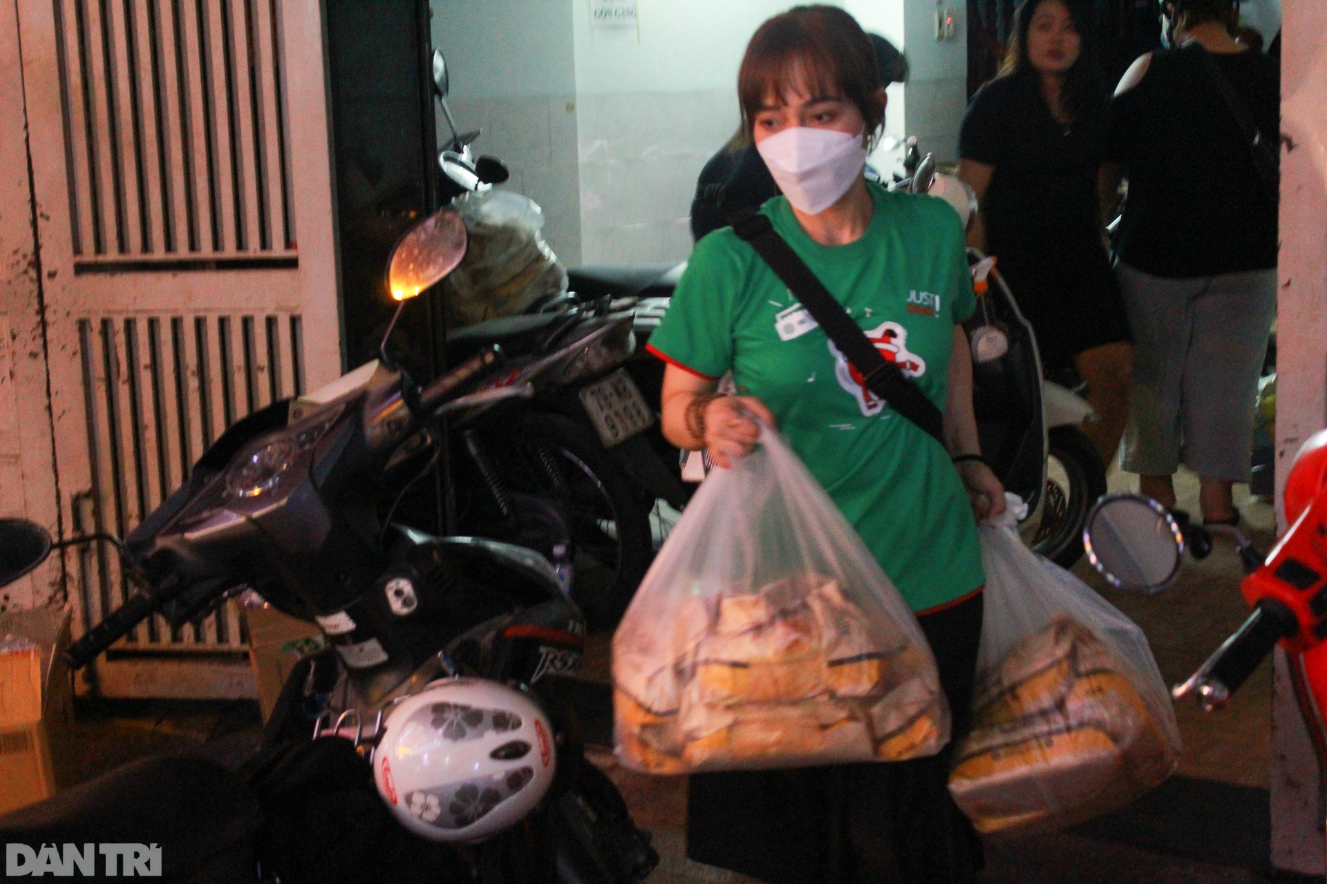 Mang hơi ấm tới người vô gia cư trong đêm Giáng sinh - 5 Mang hơi ấm tới người vô gia cư trong đêm Giáng sinh - 5