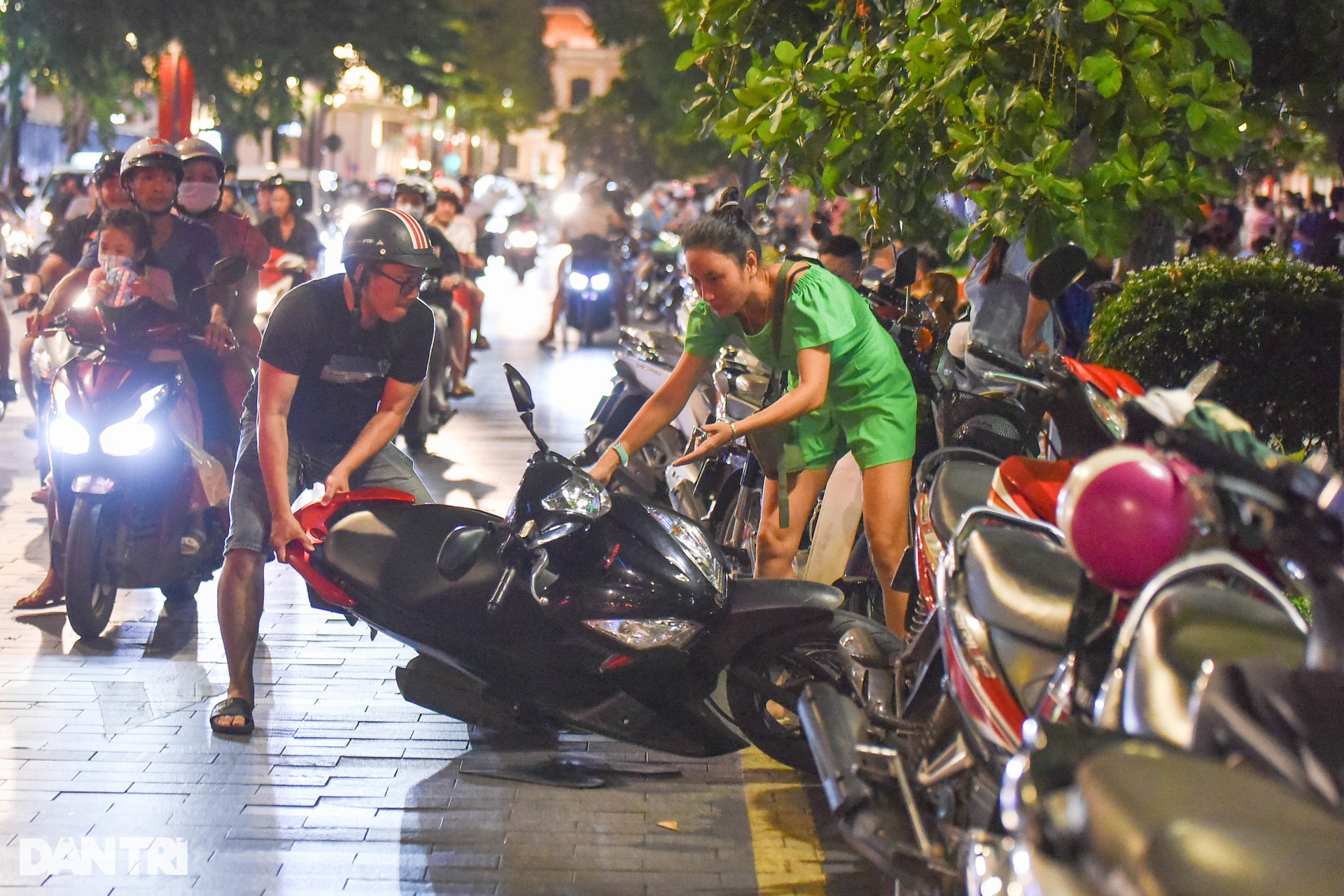 Bãi xe công viên ở TPHCM nơi cần không có, nơi có không cần - 13 Bãi xe công viên ở TPHCM nơi cần không có, nơi có không cần - 13