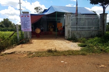 Nghi án giết vợ bằng 36 vết đâm, rồi bỏ trốn