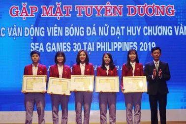 Tuyên dương 5 cầu thủ đội tuyển bóng đá nữ Việt Nam