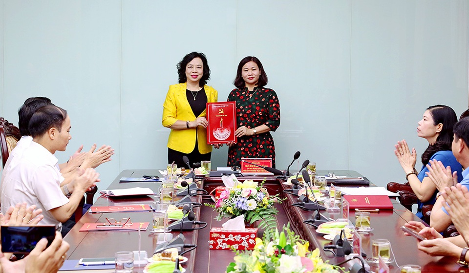 Phấn đấu 75% cơ quan quản lý nhà nước có lãnh đạo chủ chốt là nữ - 1 Phấn đấu 75% cơ quan quản lý nhà nước có lãnh đạo chủ chốt là nữ - 1