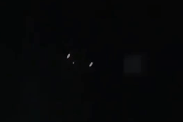 Khoảnh khắc động cơ máy bay Boeing 767 cháy tóe lửa trên bầu trời Nam Phi