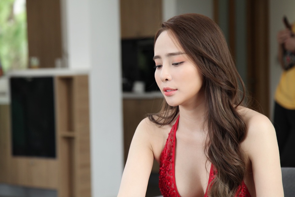 Đóng cảnh “nóng” bạo liệt nhưng Việt Anh thừa nhận: “Chưa hôn ai khó như Quỳnh Nga” - 8 Đóng cảnh “nóng” bạo liệt nhưng Việt Anh thừa nhận: “Chưa hôn ai khó như Quỳnh Nga” - 8