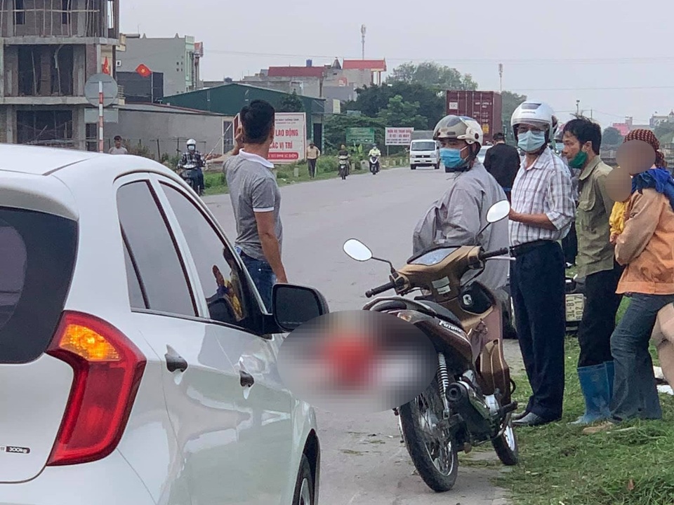 Chở nhau đi làm căn cước công dân, đôi vợ chồng đâm vào container chết thảm - 1 Chở nhau đi làm căn cước công dân, đôi vợ chồng đâm vào container chết thảm - 1