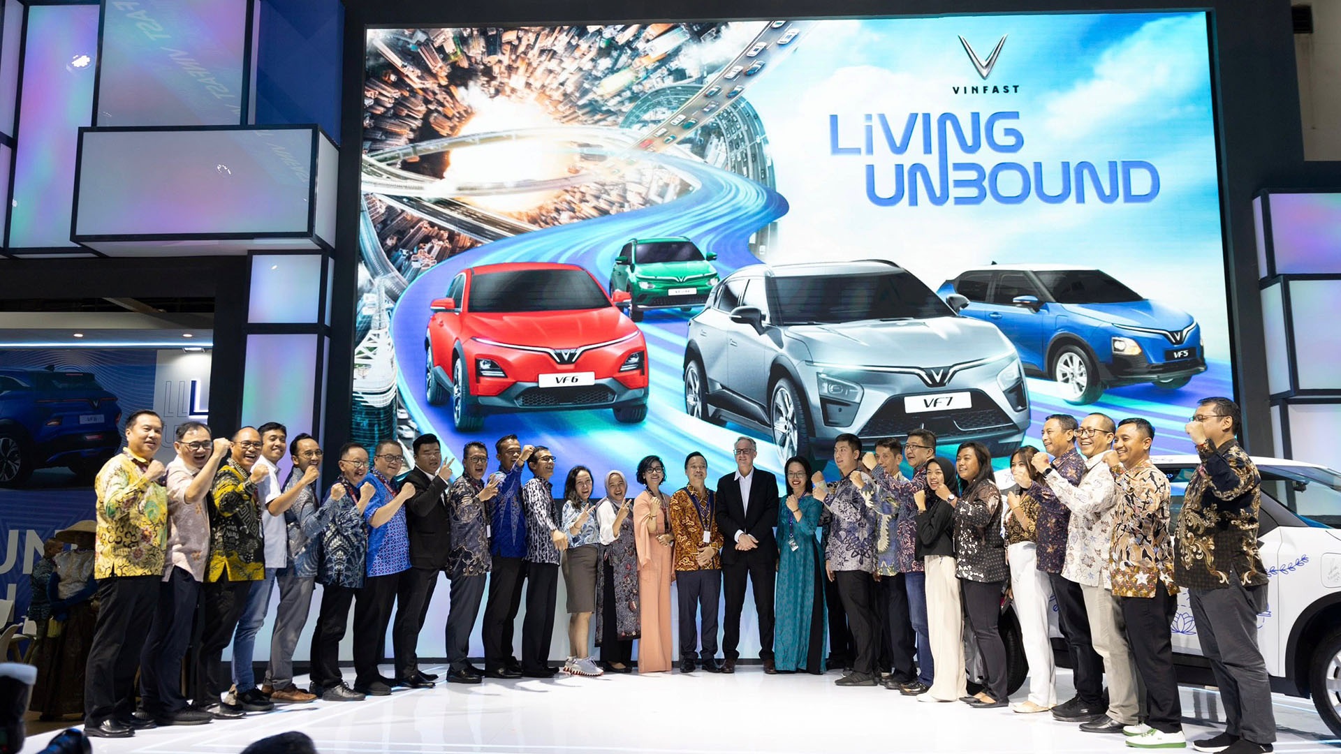 Màn ra mắt ấn tượng của VinFast tại Triển lãm Ô tô Quốc tế Indonesia - 9 Màn ra mắt ấn tượng của VinFast tại Triển lãm Ô tô Quốc tế Indonesia - 9