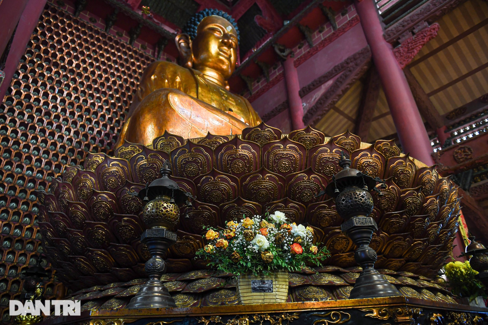 Ancient pagoda with 3 floors and 20 roofs, the largest wooden Buddha statue in Vietnam - 8