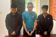 Khởi tố nhóm đối tượng uống rượu bia, lái ô tô đâm CSGT