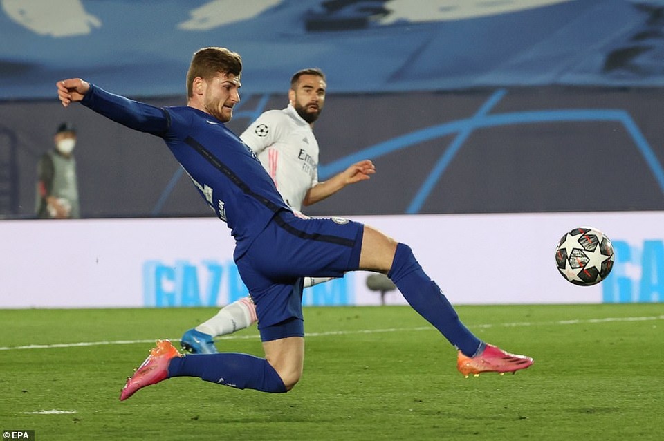 Benzema lập siêu phẩm, Real Madrid may mắn hòa Chelsea - 1 Benzema lập siêu phẩm, Real Madrid may mắn hòa Chelsea - 1
