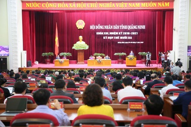 Quảng Ninh lần đầu tiên thực hiện kỳ họp “không giấy tờ”