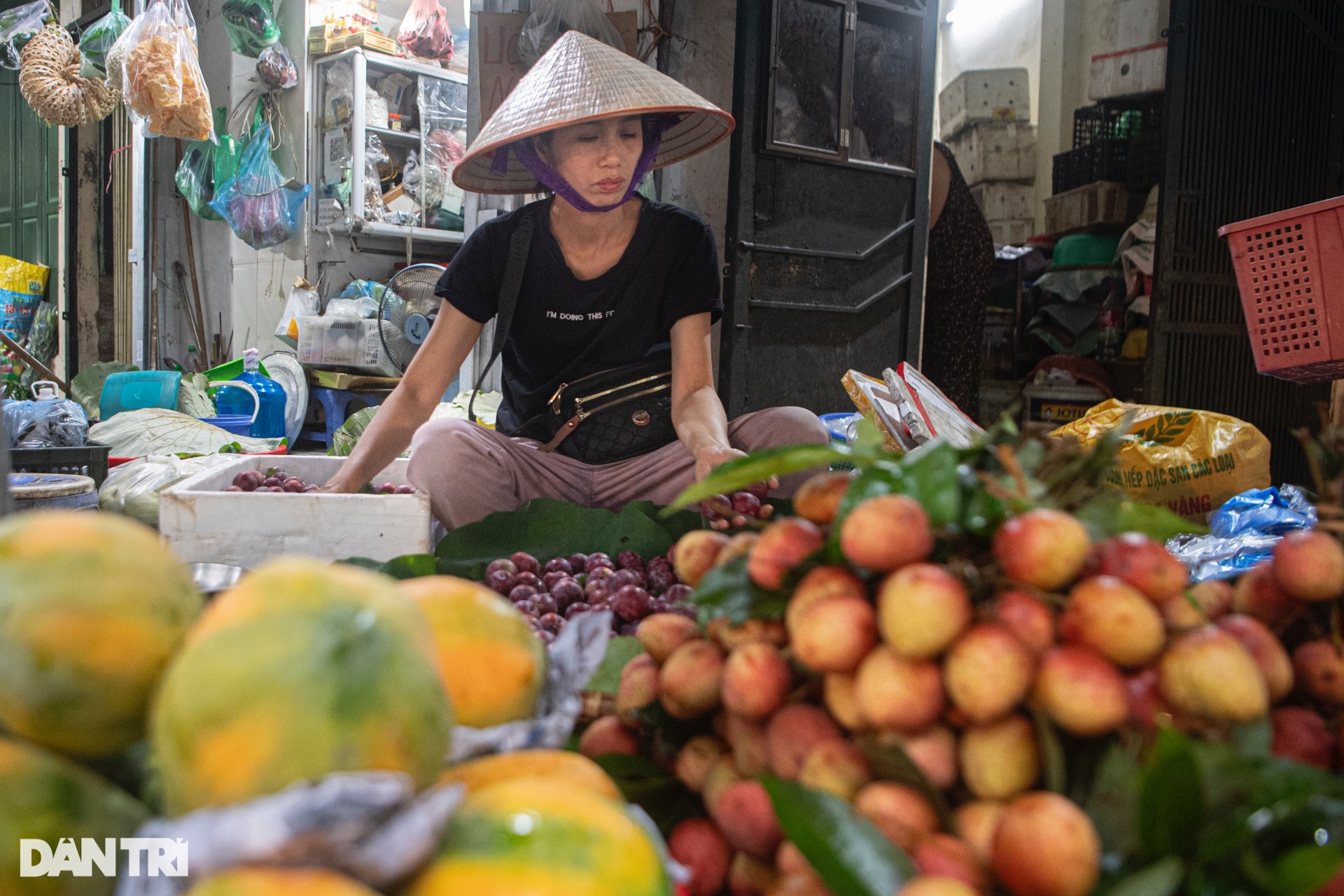 Vắng vẻ lạ thường ở chợ nhà giàu khu phố cổ dịp Tết Đoan ngọ - 11 Vắng vẻ lạ thường ở chợ nhà giàu khu phố cổ dịp Tết Đoan ngọ - 11