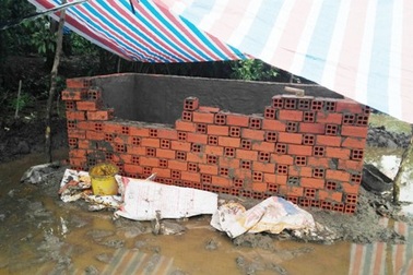 Vụ mang quan tài cha lên UBND xã xin đất chôn: Không cho chôn vì đất đang tranh chấp