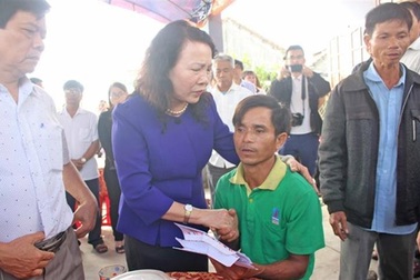 Quảng Nam: Bộ Giáo dục tới viếng, thăm hỏi gia đình học sinh đuối nước