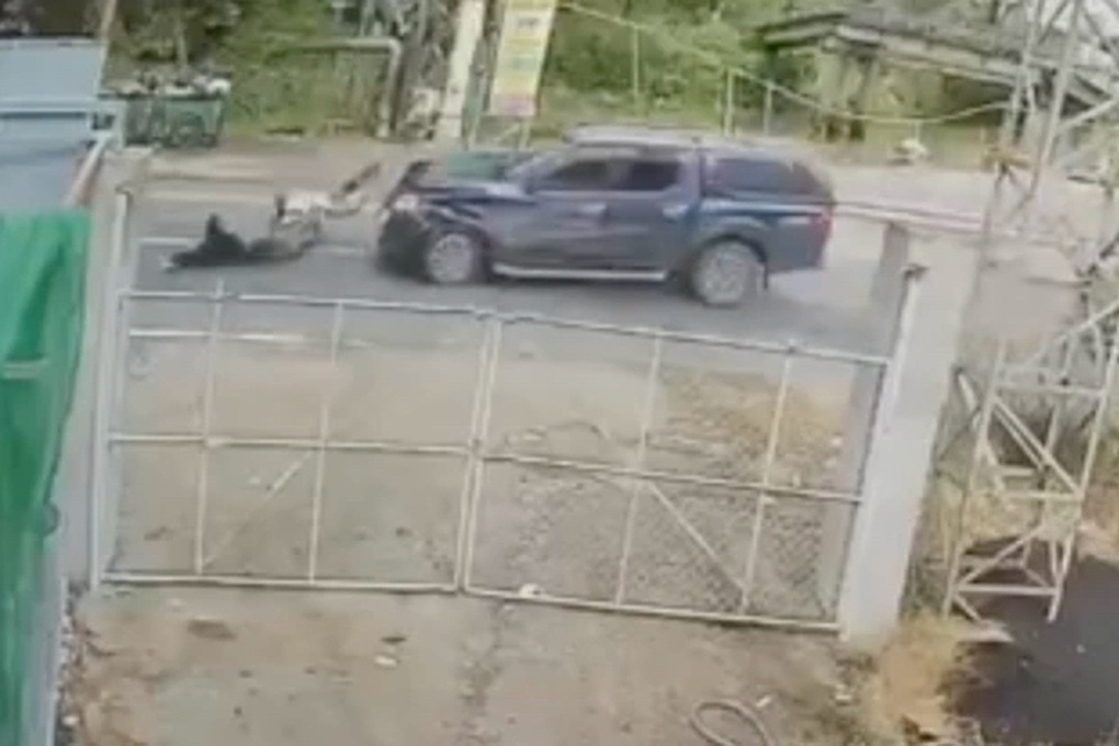 Tài xế nghi ngáo đá lái ô tô tông 3 xe máy khiến 2 người thương vong - 1 Tài xế nghi ngáo đá lái ô tô tông 3 xe máy khiến 2 người thương vong - 1