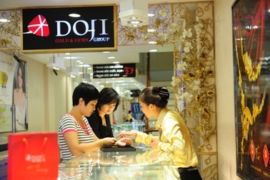 Vàng SJC vẫn đắt hơn giá thế giới trên 3,3 triệu đồng/lượng