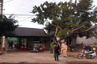 Truy tìm đối tượng nổ súng bắn người tại quán cà phê