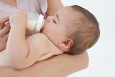 Nguy cơ khi cho trẻ bú bình 
