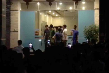 Hai vợ chồng bị tên trộm đột nhập chém trọng thương